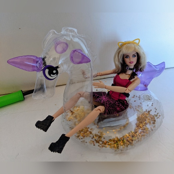 Inflatable Glitter Unicorn For Barbie Dolls - Picture 1 of 11